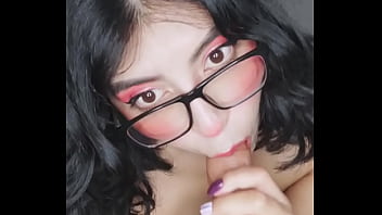 JOI Linda colegial te conta e te ensina como se masturbar enquanto você vê sua rica buceta e tetas