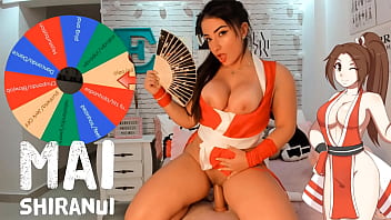 Mai Shiranui cosplay de garota bunda grande jogando a roda do sexo jogo idiota boquete óleo nos peitos e bunda e buceta fodendo com sua máquina de sexo
